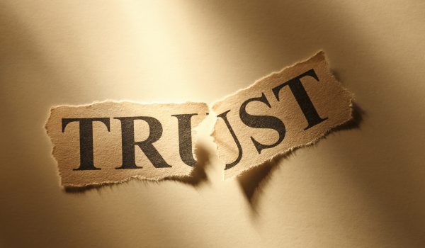 cara mengatasi trust issue