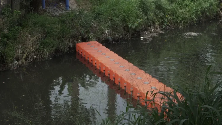 trash barrier di sungai